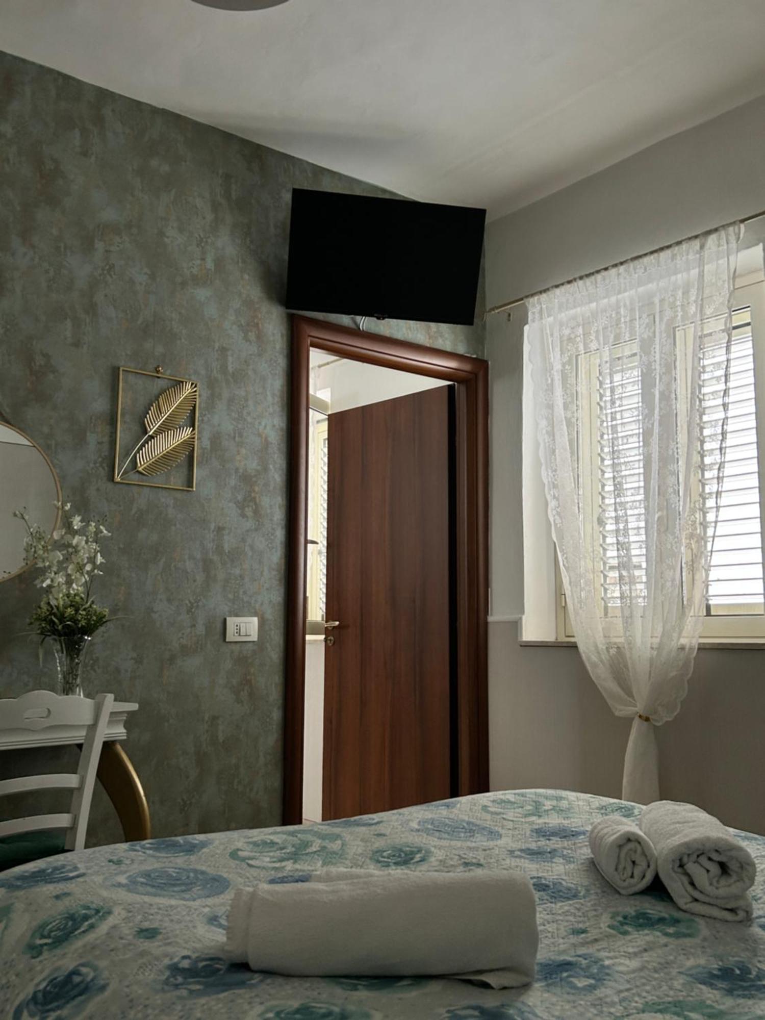 La Finestrella Apartment Giardina Gallotti ภายนอก รูปภาพ
