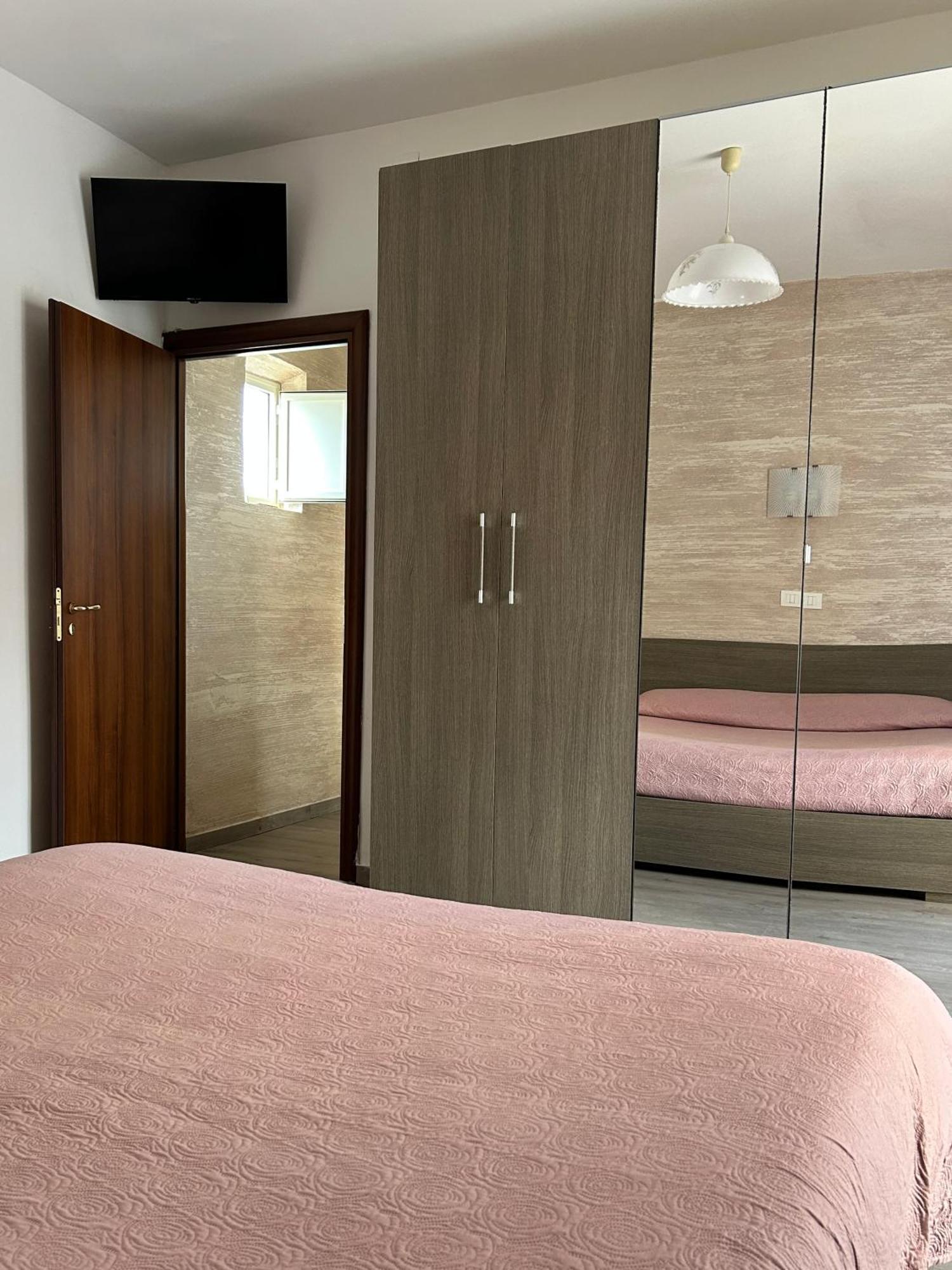 La Finestrella Apartment Giardina Gallotti ภายนอก รูปภาพ